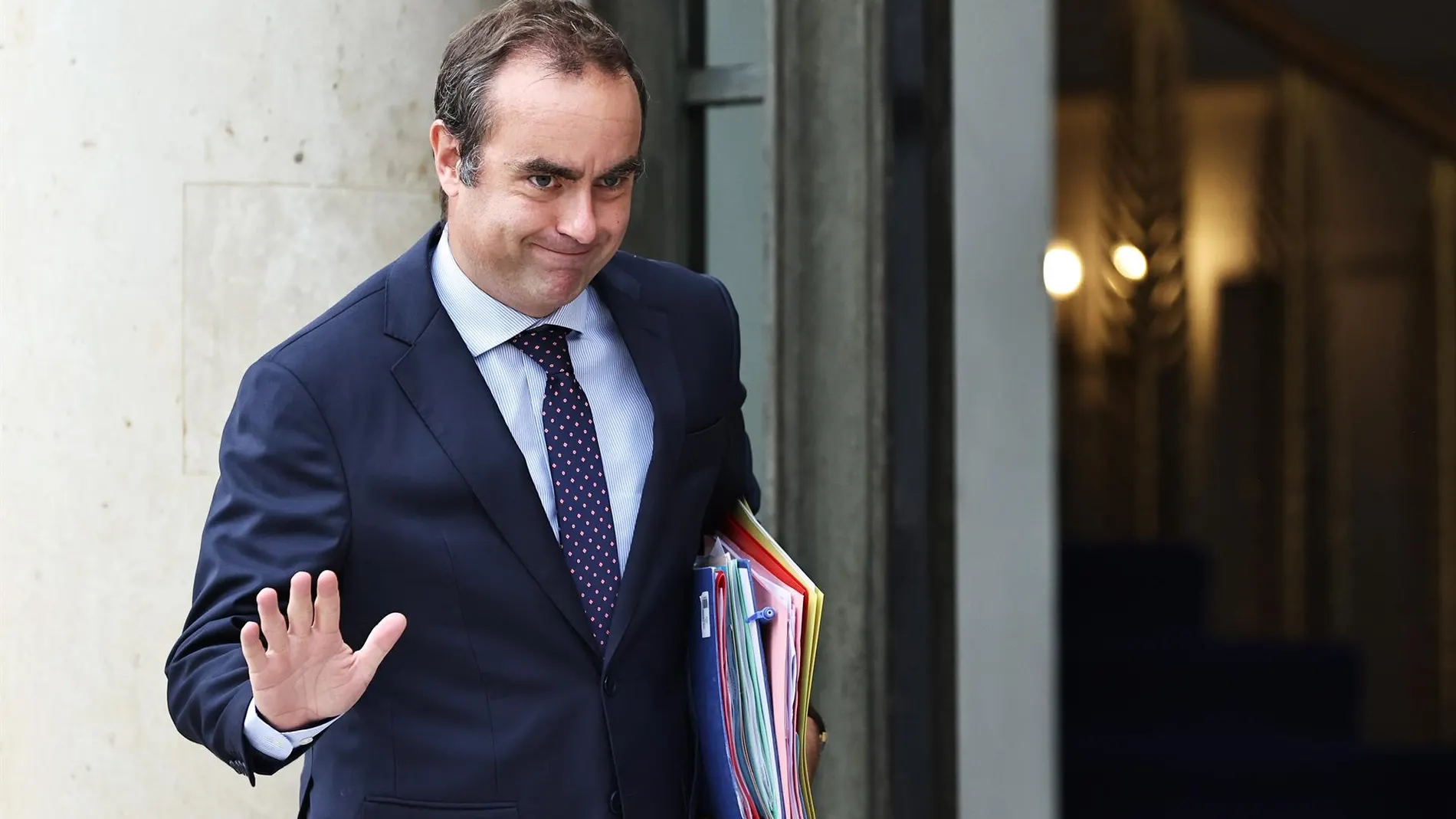 Francia.- AMP.- Lecornu abre una "última" ronda de contactos con "todas las fuerzas políticas" en Francia