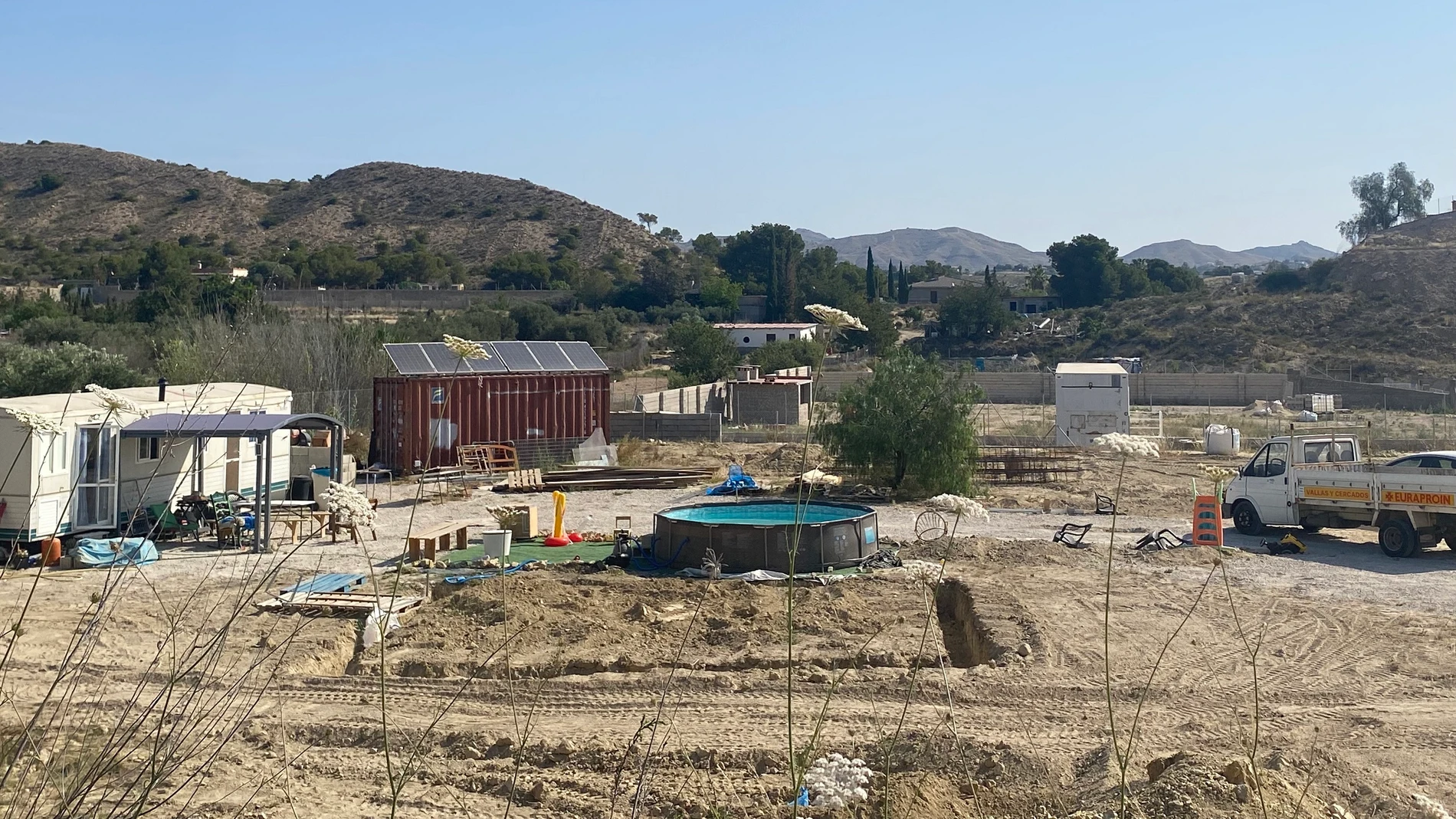 Detalle de algunas de las construcciones que identifica el estudio en las partidas rurales de Alicante