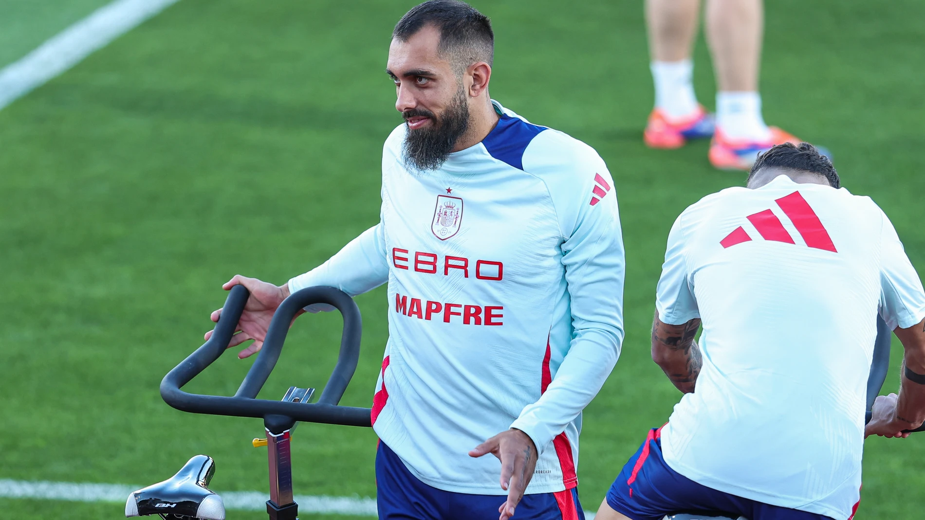 Borja Iglesias of Spain, looks on during a training session prior to the 2026 World Cup qualifying matches against Georgia and Bulgaria, at the Ciudad del Futbol, on October 7, 2025, in Las Rozas, Madrid, Spain. AFP7 07/10/2025 ONLY FOR USE IN SPAIN