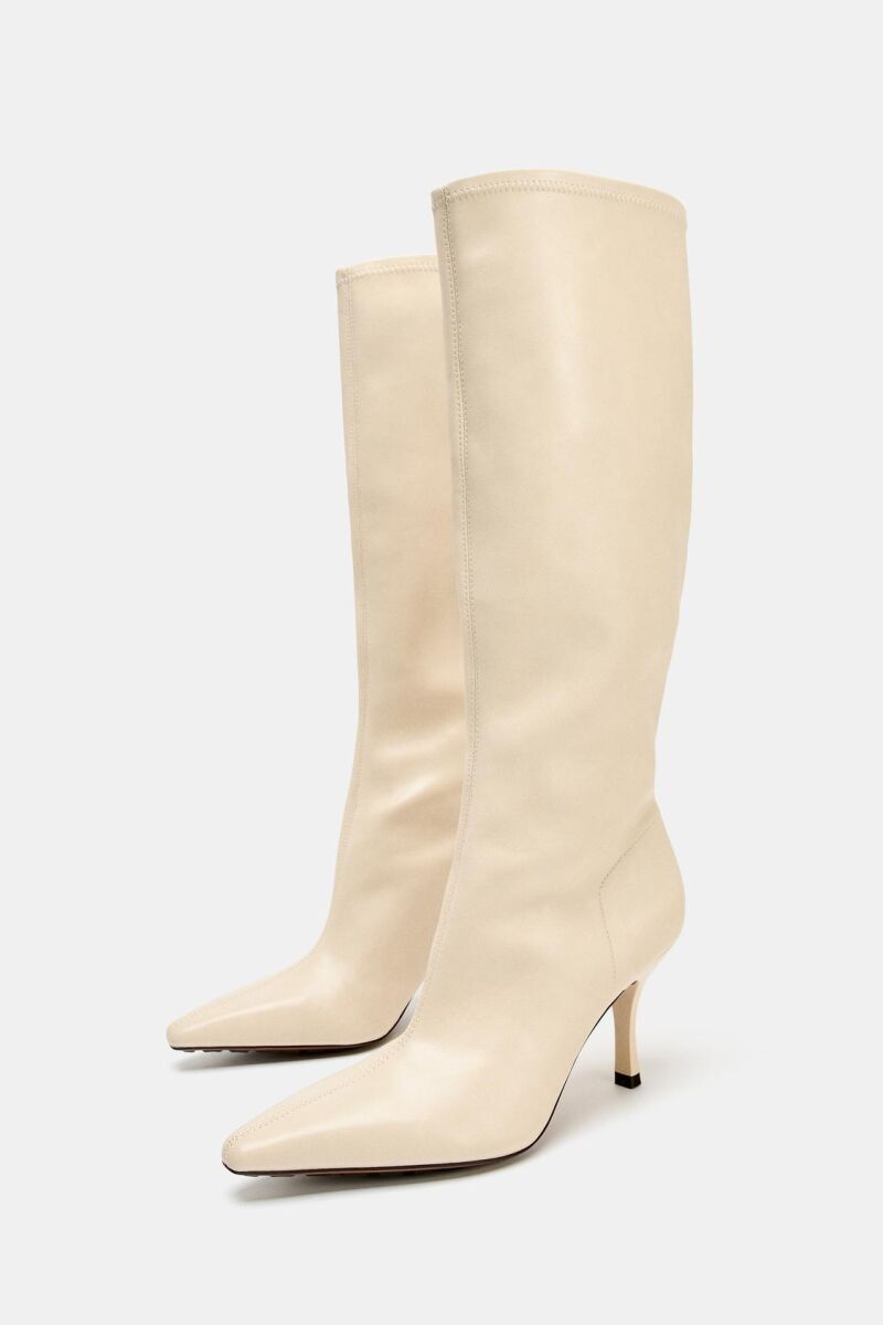 Bota tacón.
