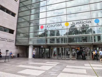 El TSJCV desestima un recurso contra la orden de la Generalitat que regula la consulta para la elección de lengua base El TSJCV desestima un recurso contra la orden de la Generalitat que regula la consulta para la elección de lengua base