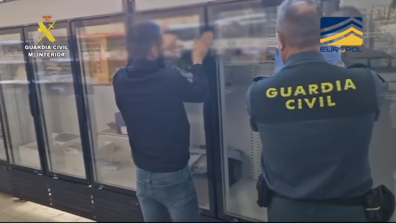 Fraude alimentario: desarticulan una red que falsificaba fechas de caducidad de alimentos en toda España