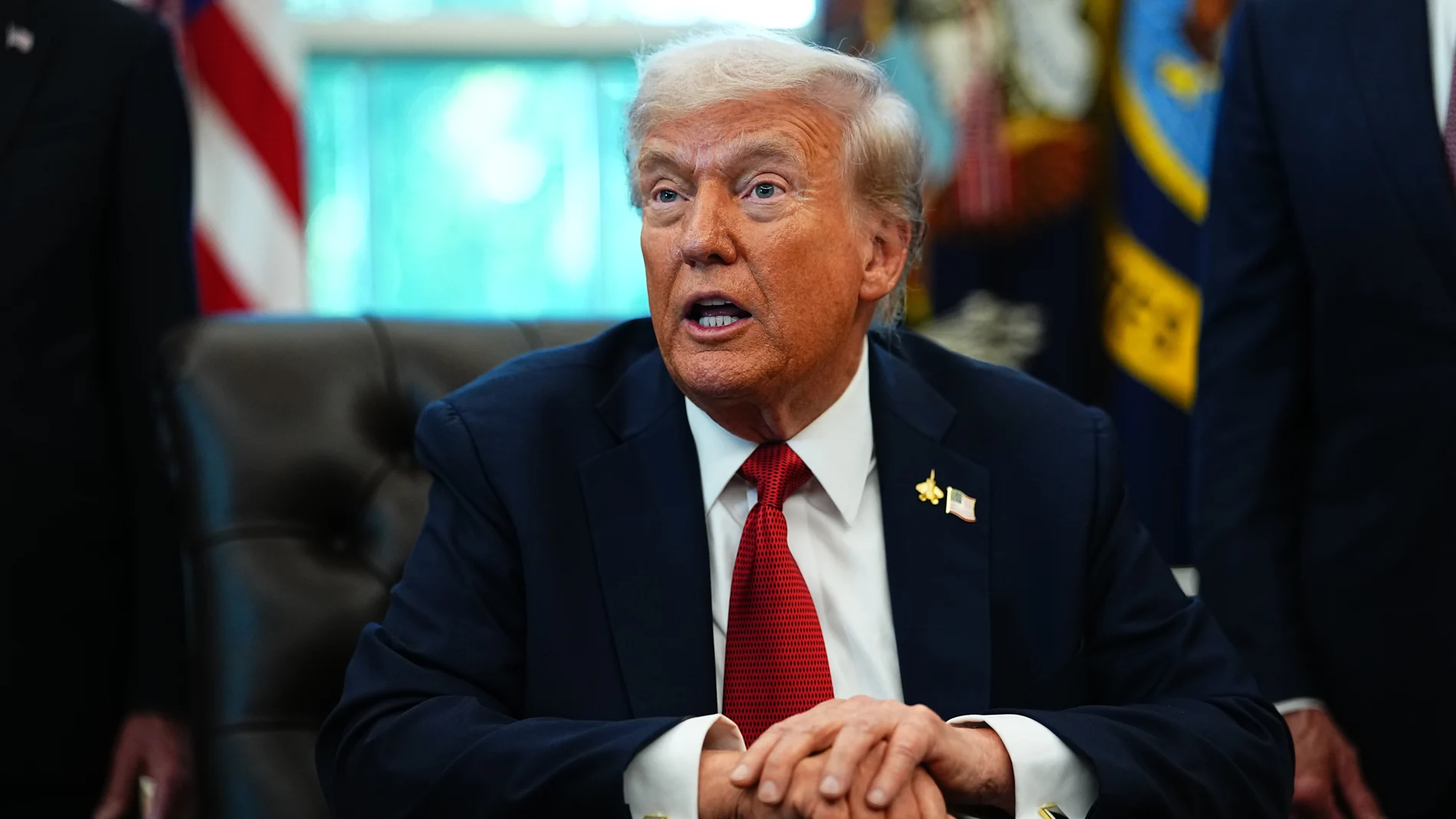October 6, 2025, Washington, District Of Columbia, USA: United States President Donald J Trump has an impromptu event in the Oval Office of the White House in Washington, DC, USA, on Monday, October 6, 2025 Europa Press/Contacto/Aaron Schwartz - Pool via CN 06/10/2025 ONLY FOR USE IN SPAIN