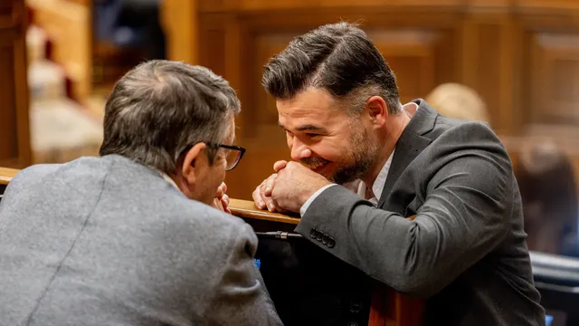 El PSOE y Rufián negocian otra izquierda