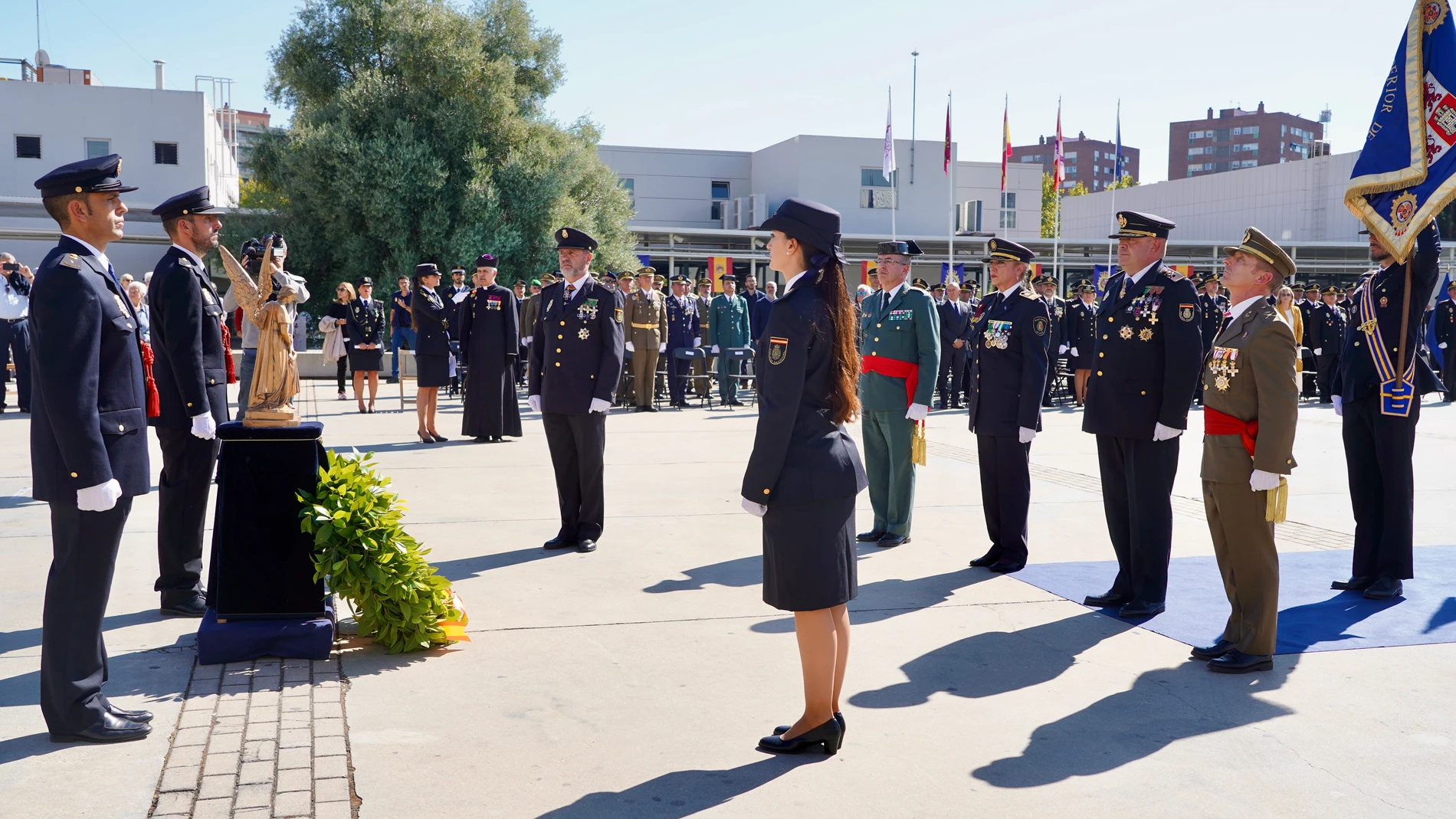Más de 100 agentes y diversas unidades participan en Valladolid en el acto institucional por el Día de la Policía Nacional