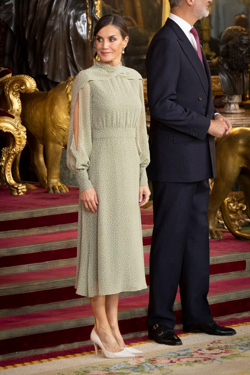 La Reina Letizia con vestido de Vogana.