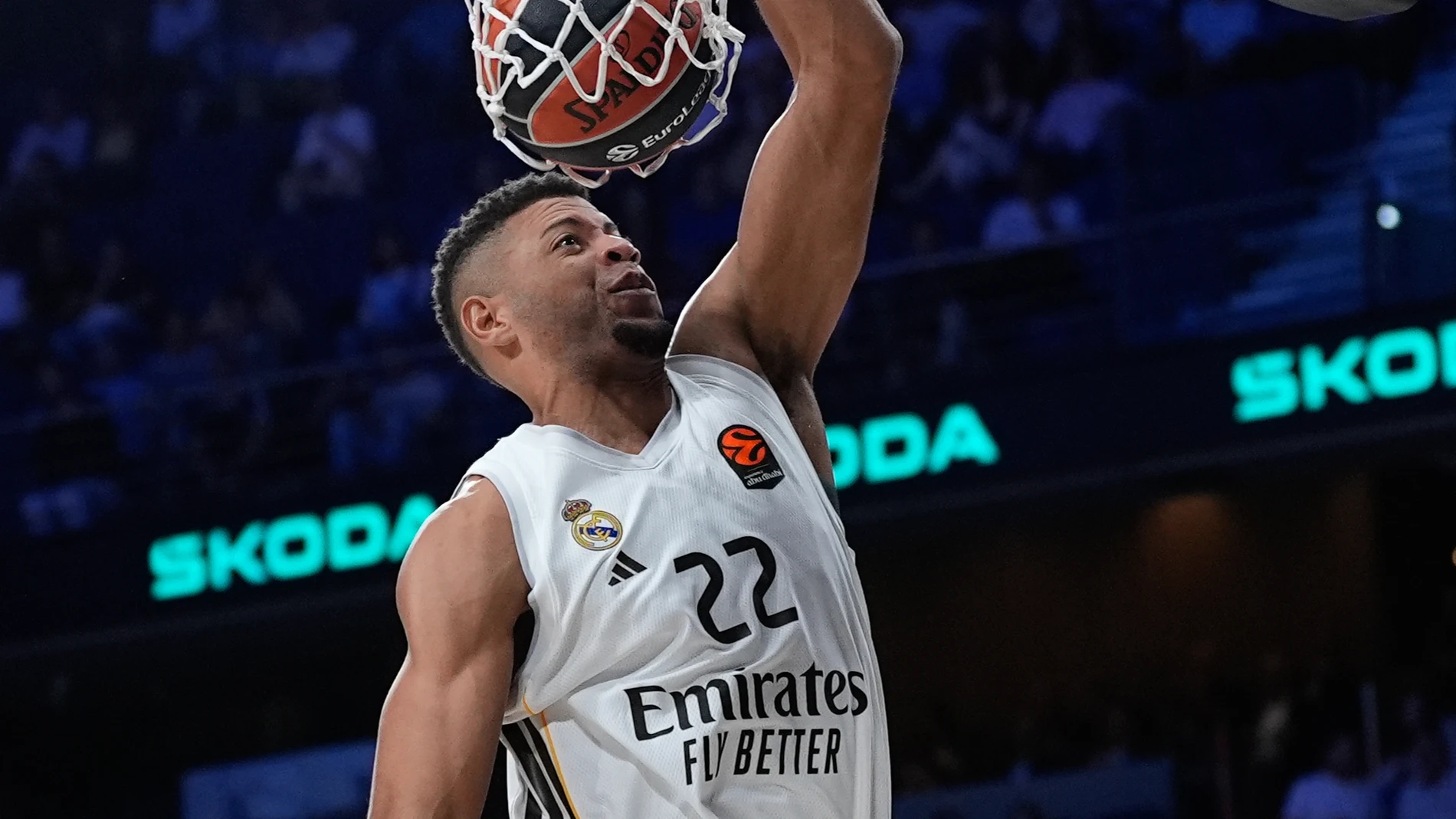 Walter Samuel Tavares da Veiga of Real Madrid in action during the Turkish Airlines Euroleague 2025/26 League Phase MD3, match played between Real Madrid and LDLC ASVEL Villeurbanne at Movistar Arena on October 09, 2025 in Madrid, Spain. AFP7 09/10/2025 ONLY FOR USE IN SPAIN