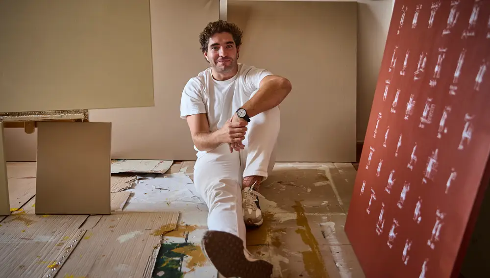 Entrevista con el artista Carlos Almanzor, que con TRAZAS, un proyecto personal en el que a través del rotring