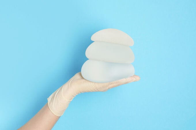 Las mujeres que se están retirando los implantes son las que se los pusieron en el "boom"