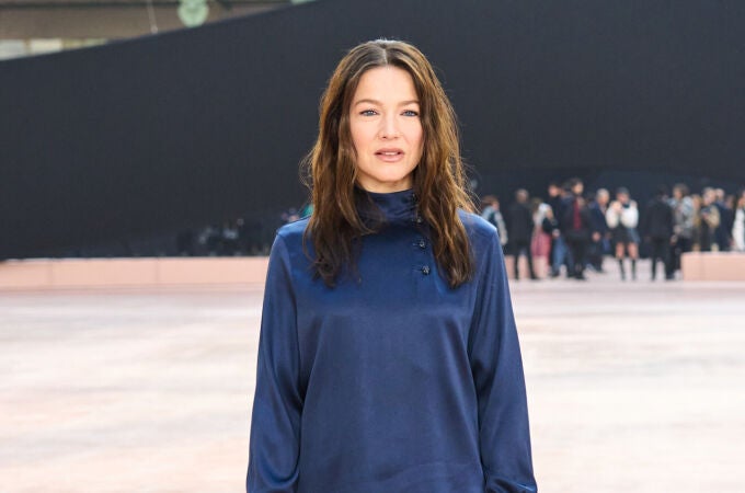 Todo al azul marino: el uniforme elegante y atemporal que no falla en el armario de las chicas clásicas