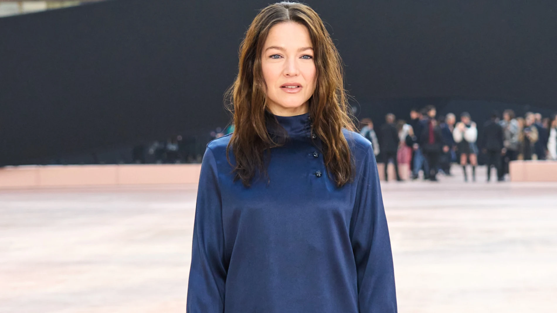 Todo al azul marino: el uniforme elegante y atemporal que no falla en el armario de las chicas clásicas