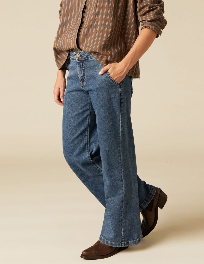 Pantalón wide leg denim azul.