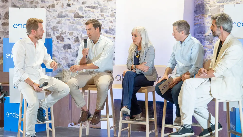 Mesa redonda sobre, ¿qué necesita el entorno rural para convivir con las renovables?