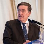 García Montero: "La RAE está en manos de un experto en llevar negocios desde su despacho para empresas multimillonarias"