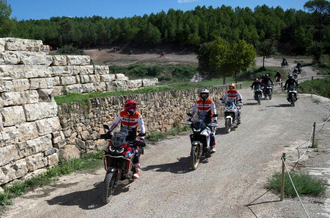 Clase magistral: cómo pilotar una moto de trial con el campeonísimo Toni Bou