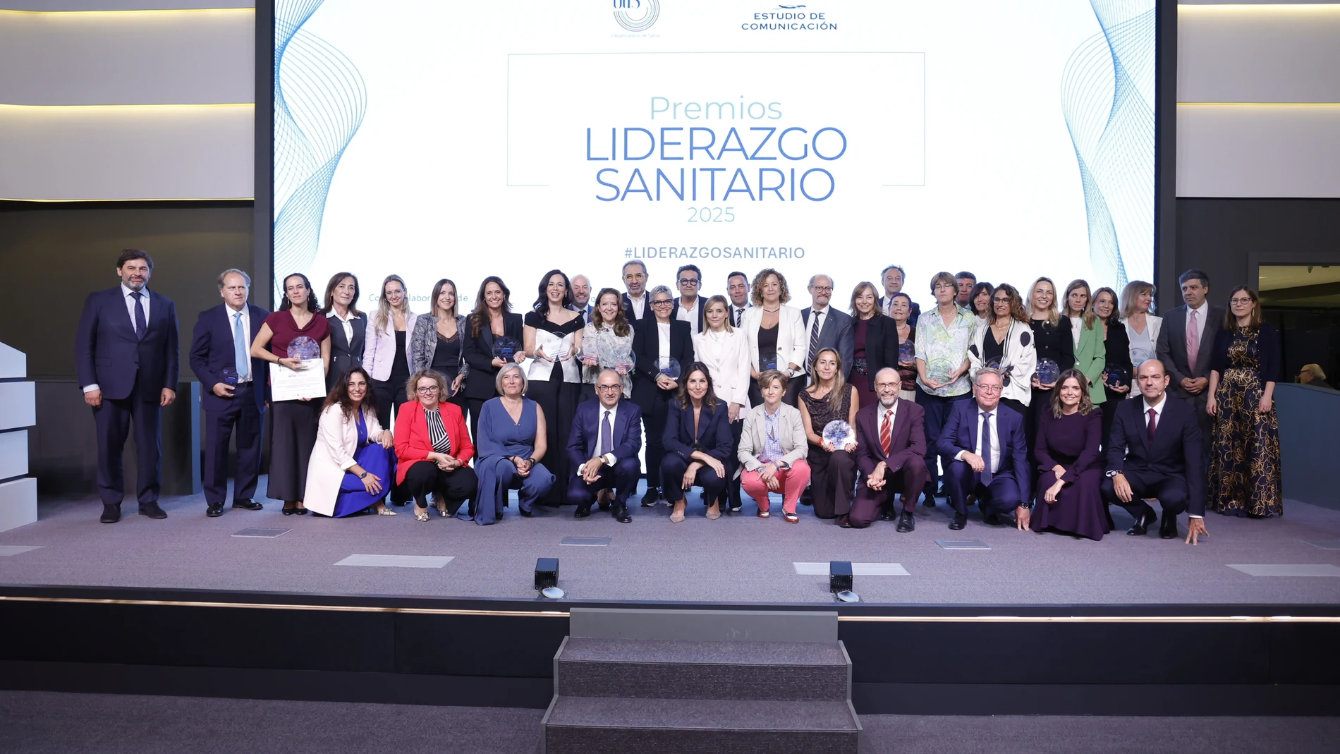 Foto de familia de los premiados