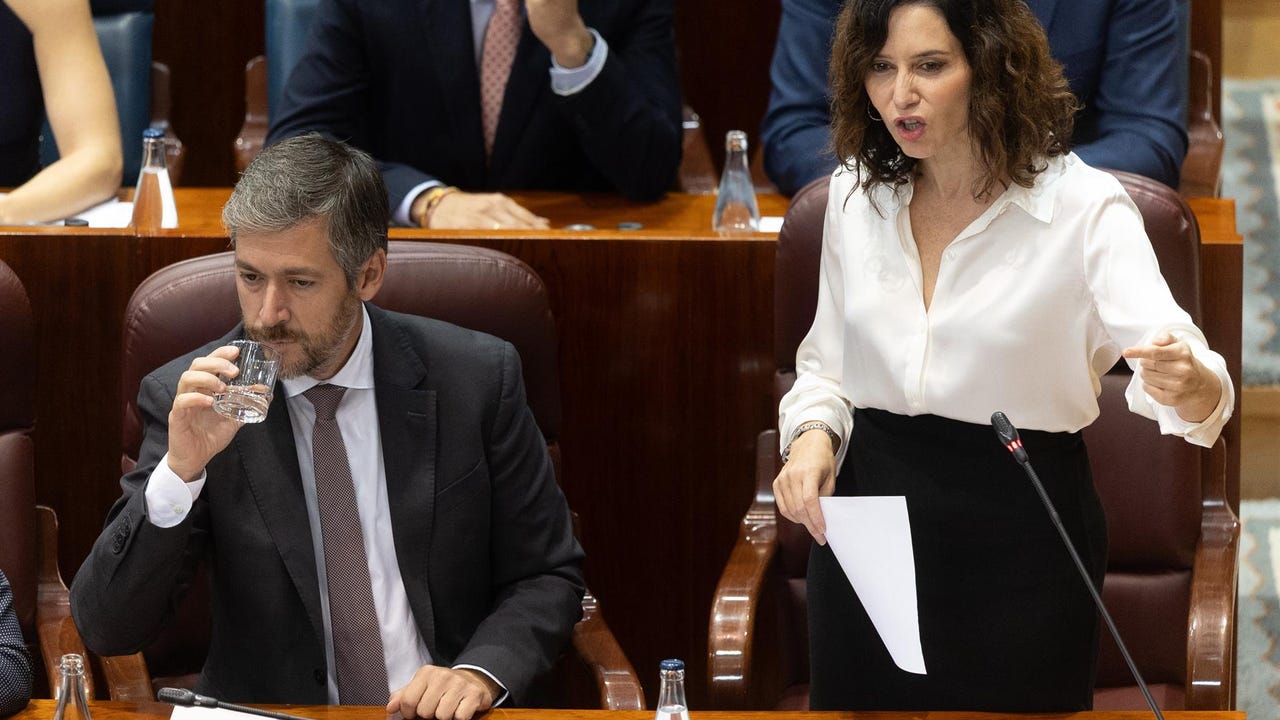 Ayuso rechaza la "lista negra" de objetores al aborto: los artículos de la Constitución que podrían impedirla
