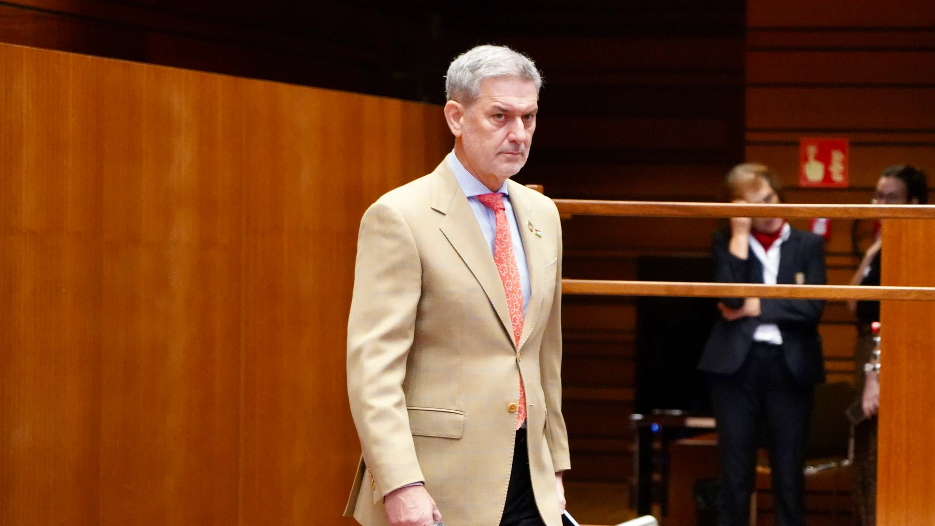 José Luis Vázquez en las Cortes regionales