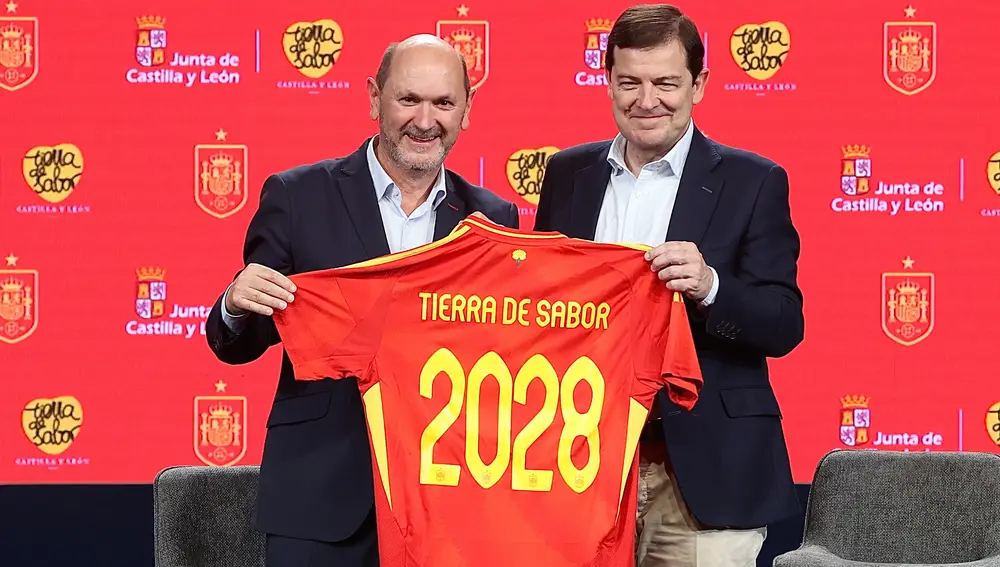 Fernández Mañueco junto a Rafael Louzán