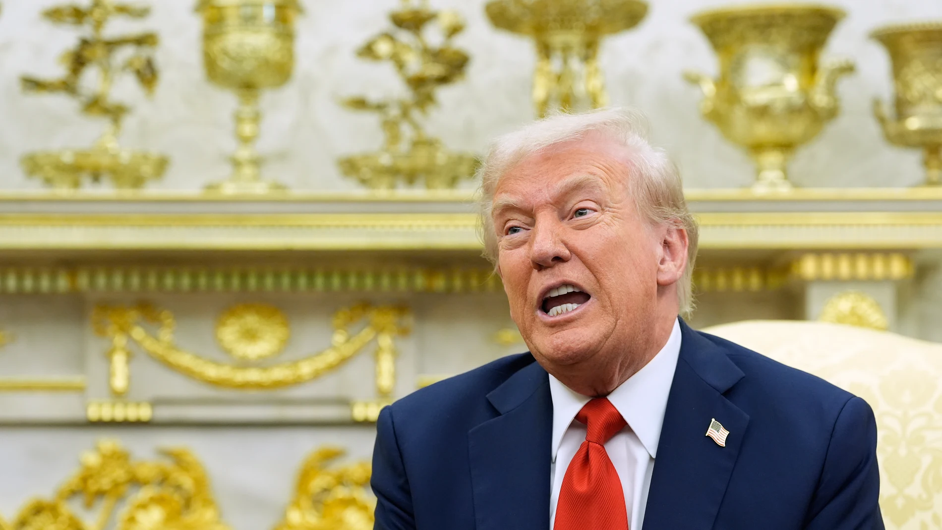 President Donald Trump and Finland's President Alexander Stubb meet in the Oval Office at the White House, Thursday, Oct. 9, 2025, in Washington. (AP Photo/Alex Brandon)
