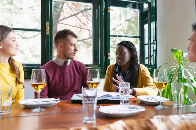 7 frases que la gente de clase media alta dice sin darse cuenta y desvelan el dinero que tienen 7 frases que la gente de clase media alta dice sin darse cuenta y desvelan el dinero que tienen