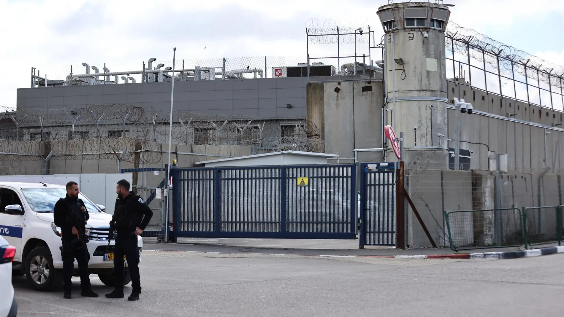 O.Próximo.- Israel publica la lista de los 250 presos palestinos que serán liberados como parte del acuerdo con Hamás