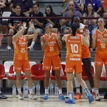 El Valencia Basket femenino se estrena en el Roig Arena