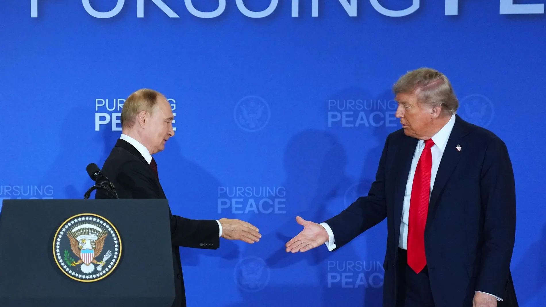 Nobel.- Trump agradece a Putin el respaldo que le ha mostrado en sus ambiciones al Nobel de la Paz