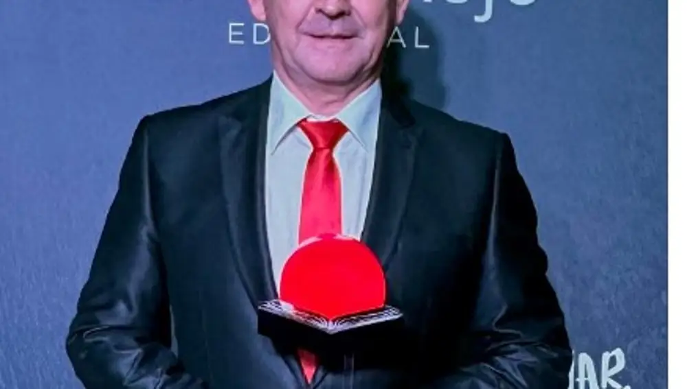 El teniente Francisco Hermida, coautor de "Llueve sobre Inchaurrondo"