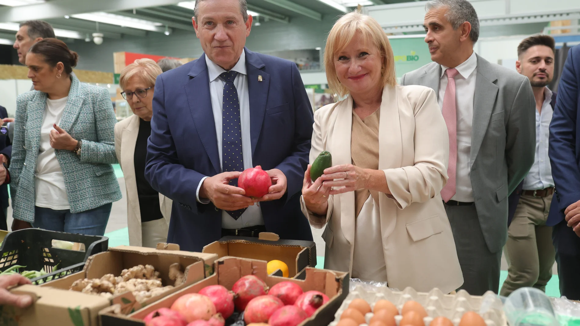 Javier Faúndez y Leticia García en la inauguración de Ecocultura