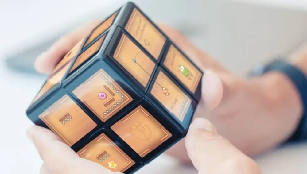 El juego Cut the rope en Rubik’s WOWCube.
