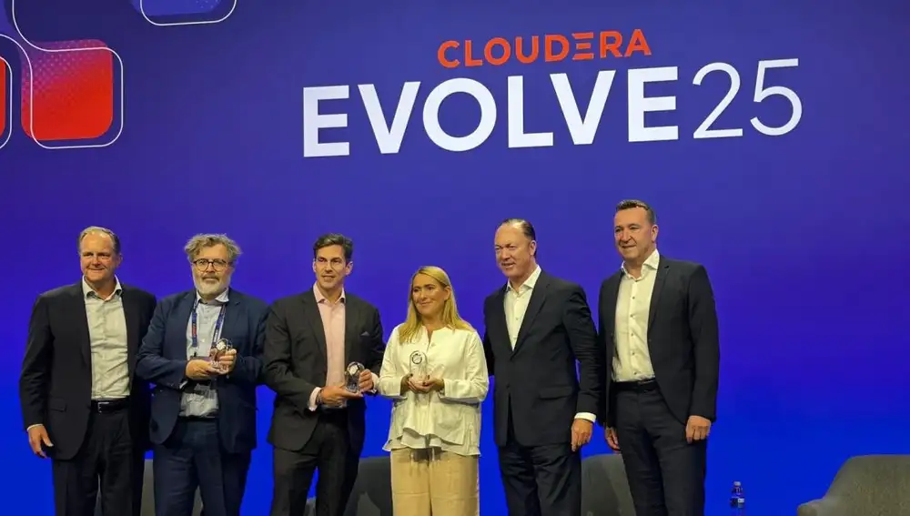 Nuria Ruiz, directora general de Salud Digital, recibe en Londres el premio Data Impact Awards por el proyecto Genesis