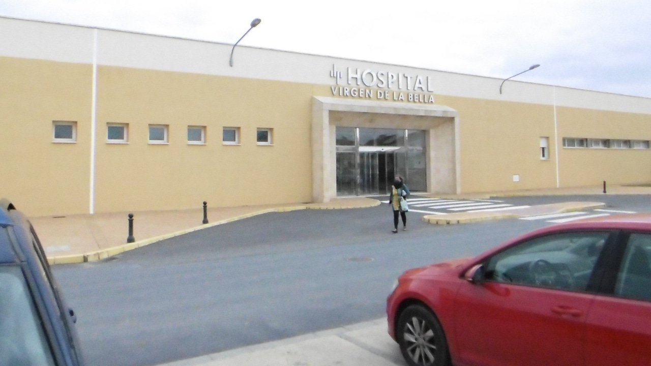Cinco heridos, entre ellos una niña, tras una colisión entre dos vehículos en Cartaya (Huelva)