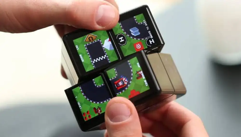 Rubik’s WOWCube .