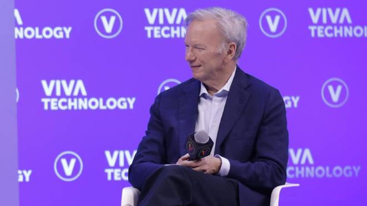 Eric Schmidt, ex CEO de Google, advierte de que los modelos de IA pueden ‘aprender cómo matar a alguien’