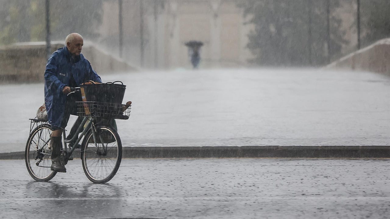 Aemet rebaja su alerta para el domingo y solo mantiene el nivel naranja en el litoral norte de Castellón hasta mediodía