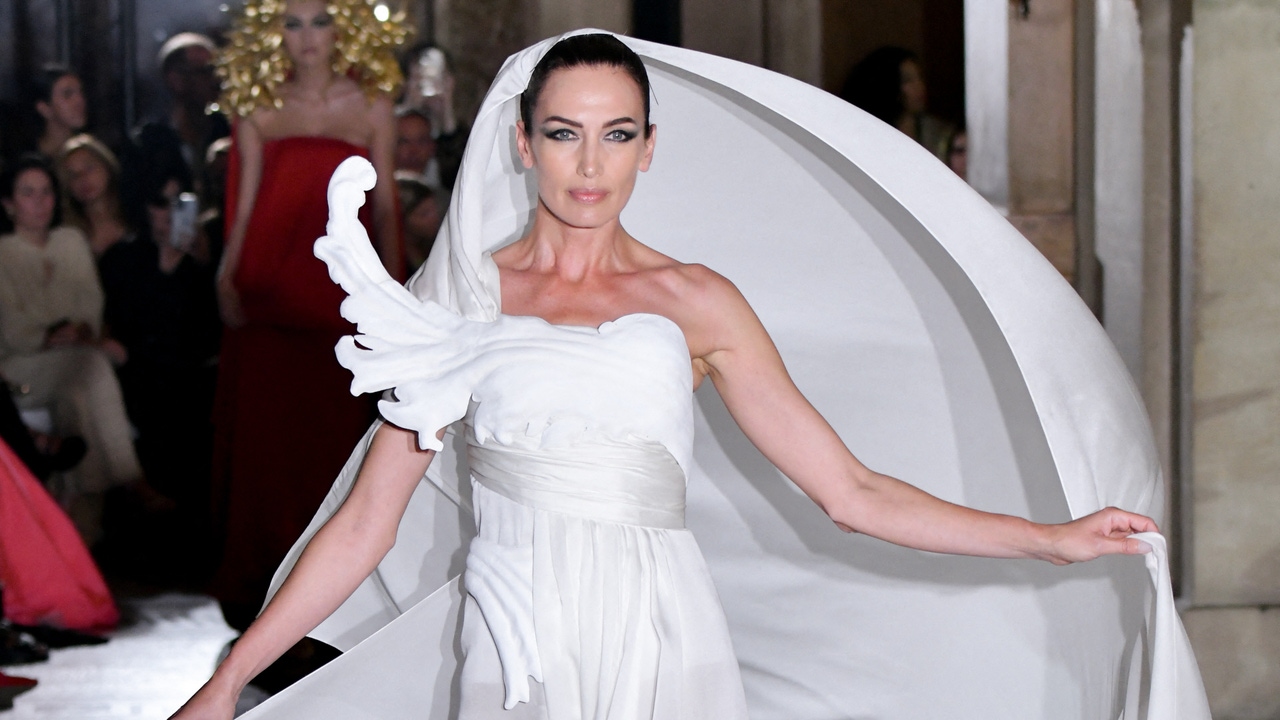 Descubrimos quién será el diseñador del vestido de novia de Nieves Álvarez: una obra de alta costura hecha a su medida