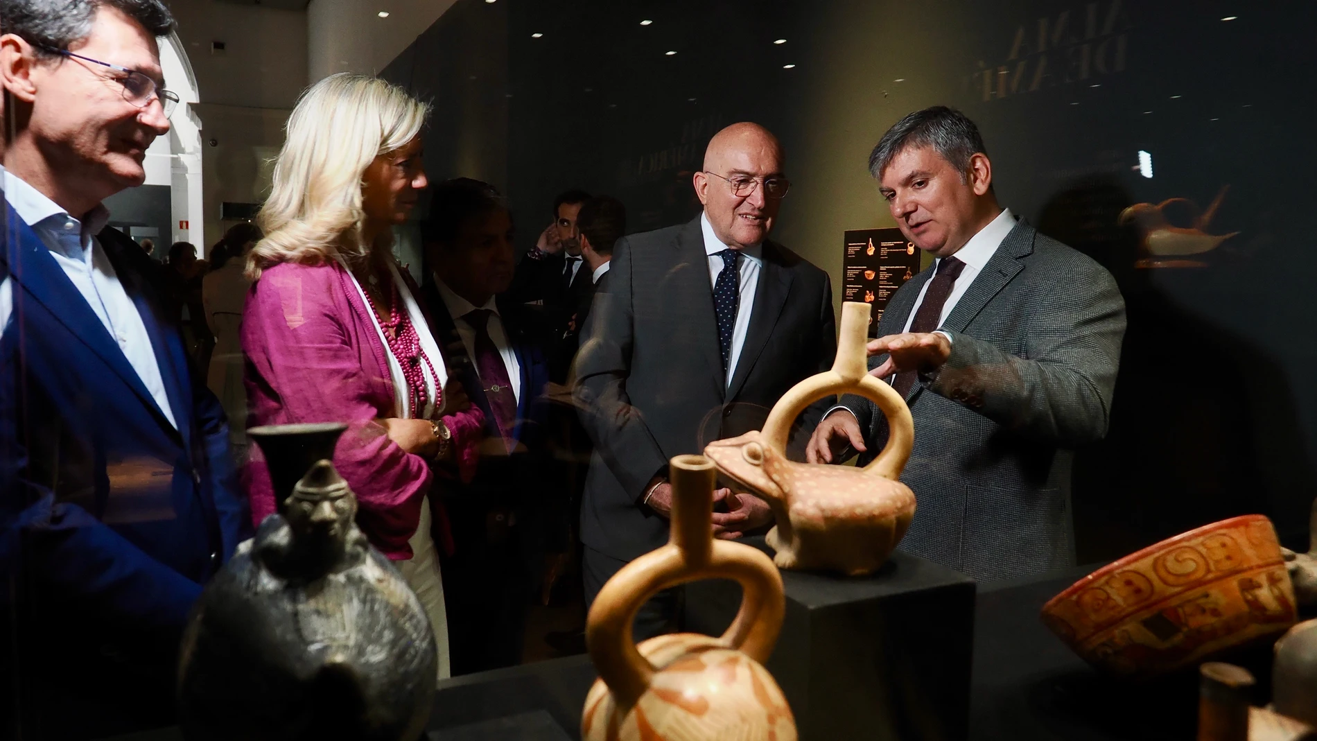Jesús Julio Carnero en la inauguración de la muestra