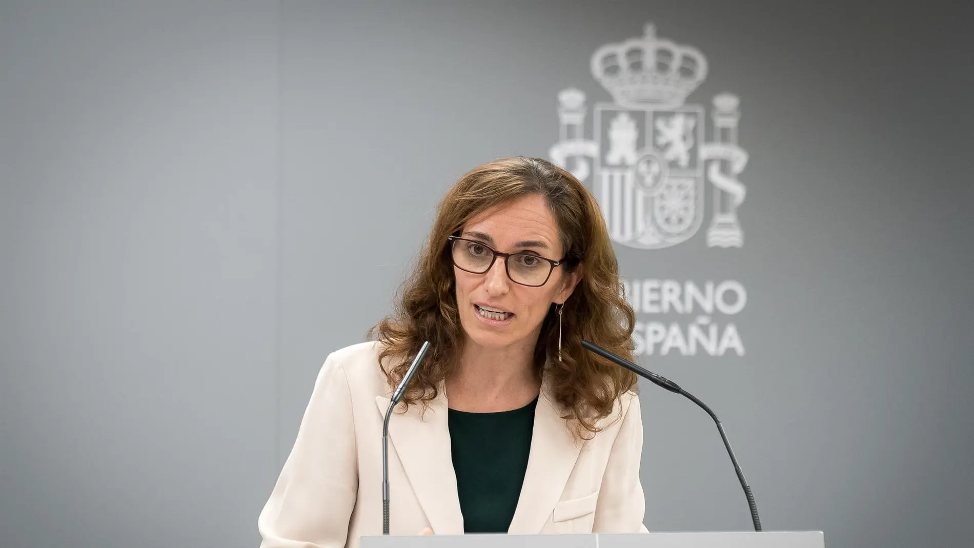 La ministra de Sanidad Mónica García e