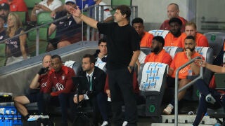 AMDEP5987. AUSTIN (ESTADOS UNIDOS), 10/10/2025.- El seleccionador de Estados Unidos Mauricio Pochettino da indicaciones este viernes, en un partido amistoso entre Estados Unidos y Ecuador en el estadio Q2, en Texas (Estados Unidos). EFE/ Carlos Ramirez 