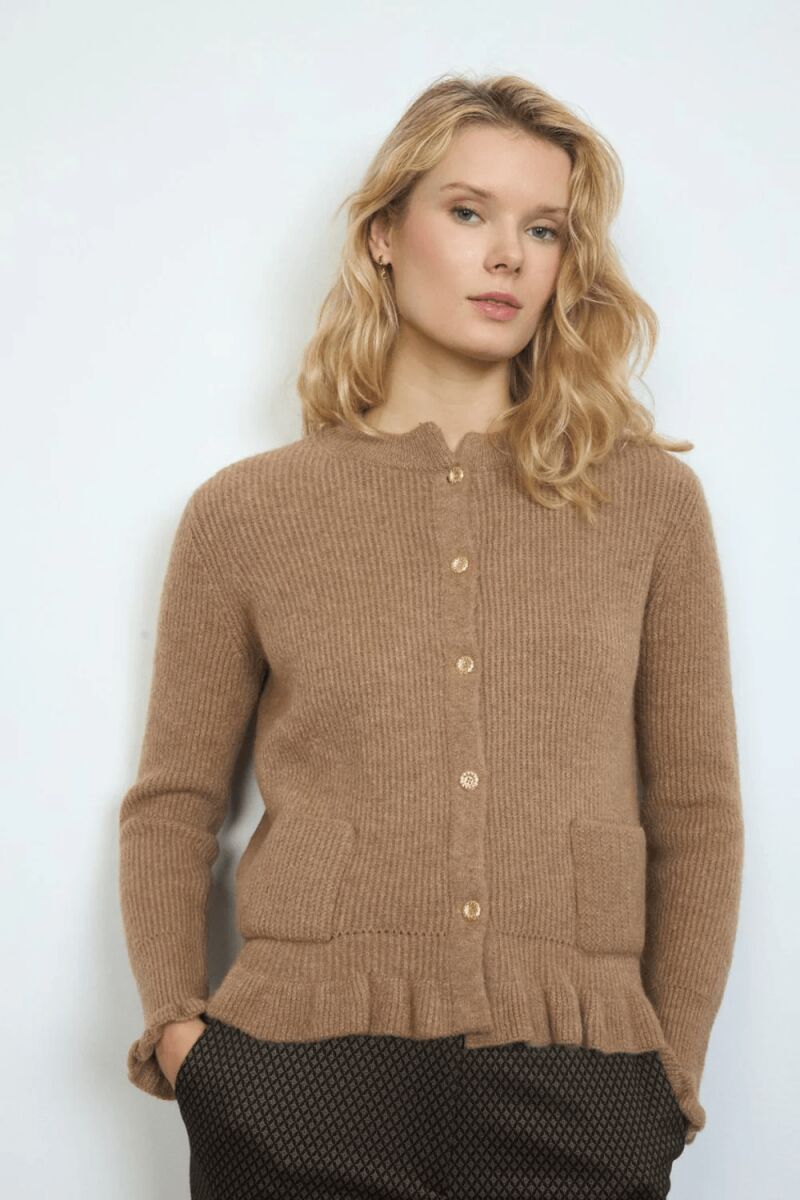 Chaqueta romeral camel.