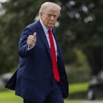 Economía.- Trump anuncia un arancel adicional del 100% a China y controles en la exportación de software