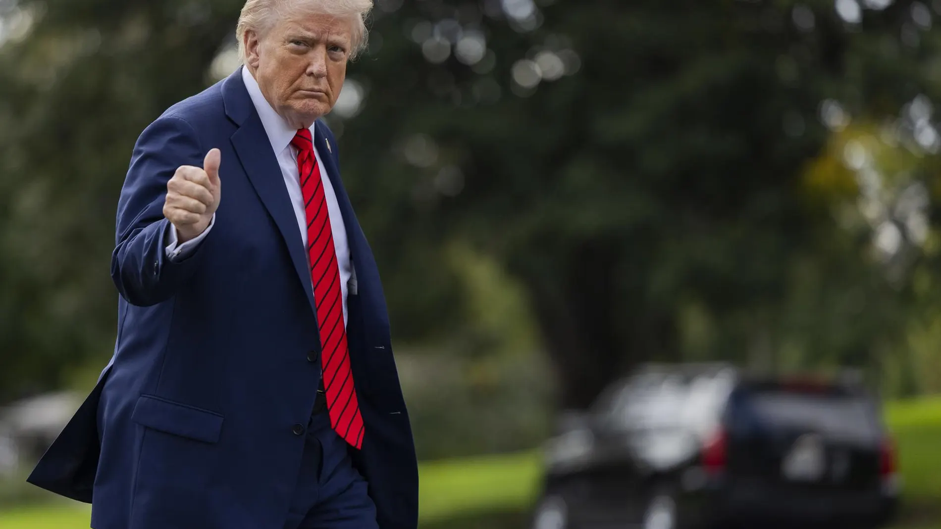 Economía.- Trump anuncia un arancel adicional del 100% a China y controles en la exportación de software