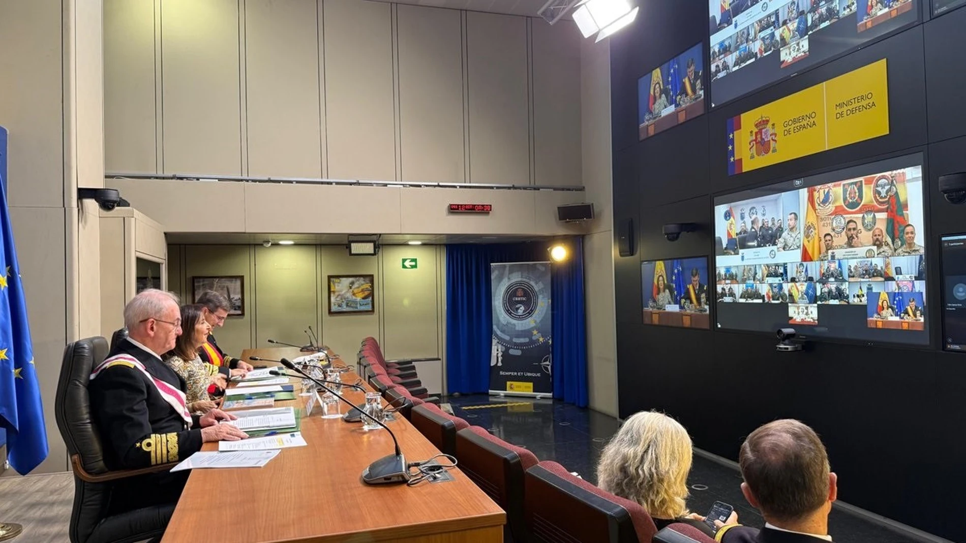 La ministra de Defensa se ha dirigido a los más de 3000 militares desplegados en el exterior. REMITIDA / HANDOUT por Ministerio de Defensa Fotografía remitida a medios de comunicación exclusivamente para ilustrar la noticia a la que hace referencia la imagen, y citando la procedencia de la imagen en la firma 12/10/2025
