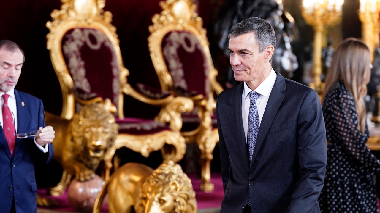 Un incómodo 12-O para Sánchez