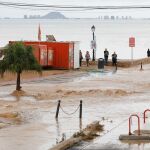 López Miras estima que el Mar Menor ha recibido, en las últimas horas, unos 6 hm3 de agua dulce y arrastres