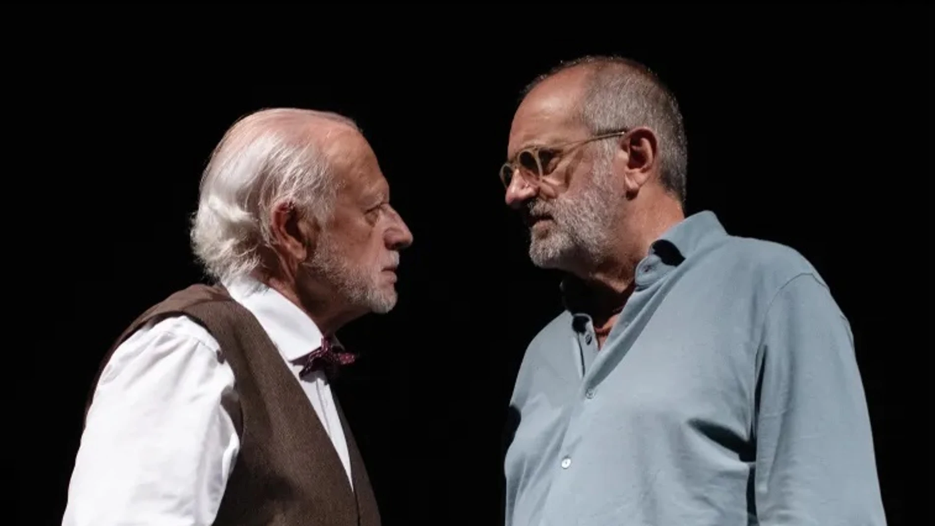 Juan Echanove (a la izquierda) y Joaquín Climent se convierten en Pierre y Cecil, respectivamente