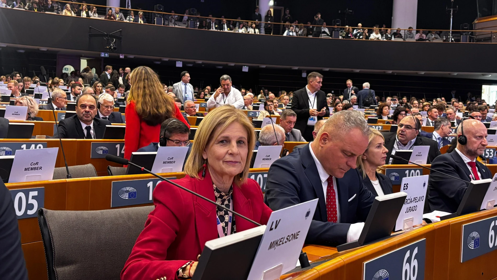 La alcaldesa de Jerez, María José García-Pelayo, en el Pleno del Comité Europeo de las Regiones.REMITIDA / HANDOUT por AYUNTAMIENTO DE JEREZFotografía remitida a medios de comunicación exclusivamente para ilustrar la noticia a la que hace referencia la imagen, y citando la procedencia de la imagen en la firma13/10/2025