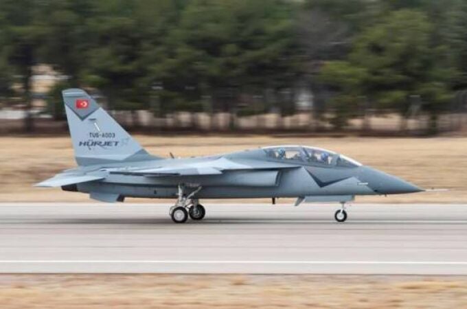 Así es el caza turco de ataque ligero Hürjet con el que España sustituirá a los F-5M de Estados Unidos.