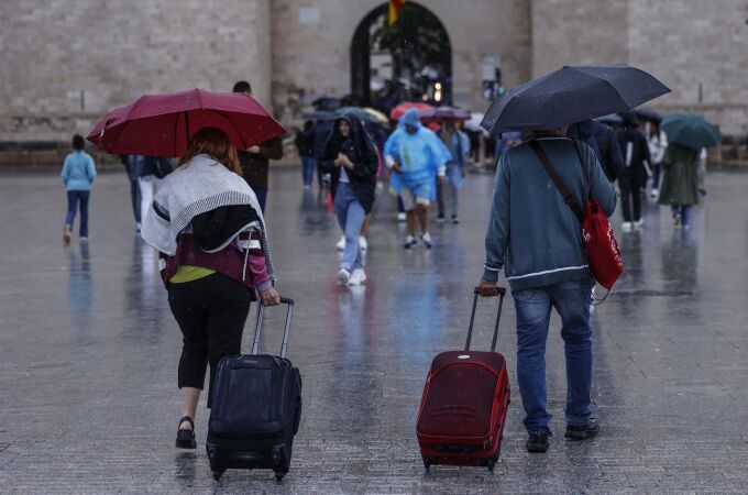 Valencia reanuda las clases este martes en zonas inundables y pedanías del sur tras las lluvias